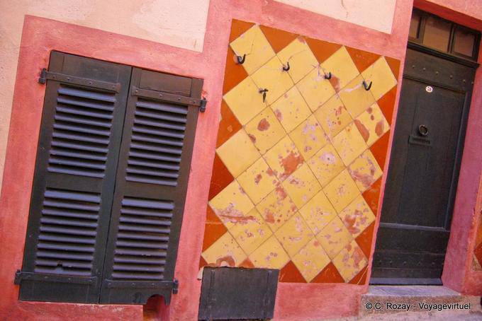 Ramatuelle, faience murale, ancienne boucherie, Provence, France