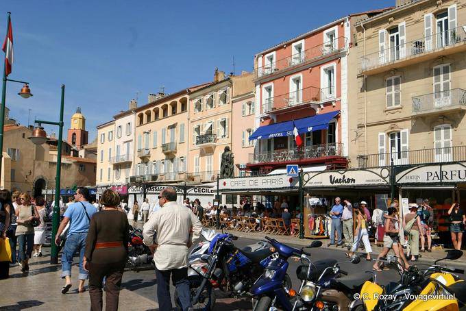 Saint-Tropez, promenade sur le quai Suffren, Provence, France