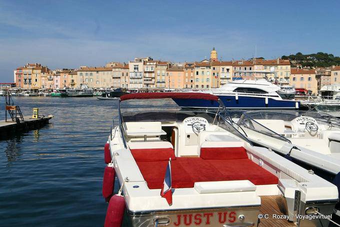 Saint-Tropez, autre vue sur le port depuis le quai Hippolyte Bouchard, Provence, France