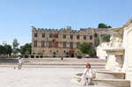 Palais des Archevêques devenu musée du petit Palais, Avignon, place du Palais, France.