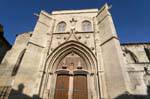 Façade et portes de l'église Saint-Agricol bâtie au XIVe siècle, Avignon, France.