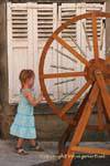 Collobrières, petite fille au rouet musical, France.