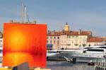 Saint-Tropez, peinture solaire sur le port, France.