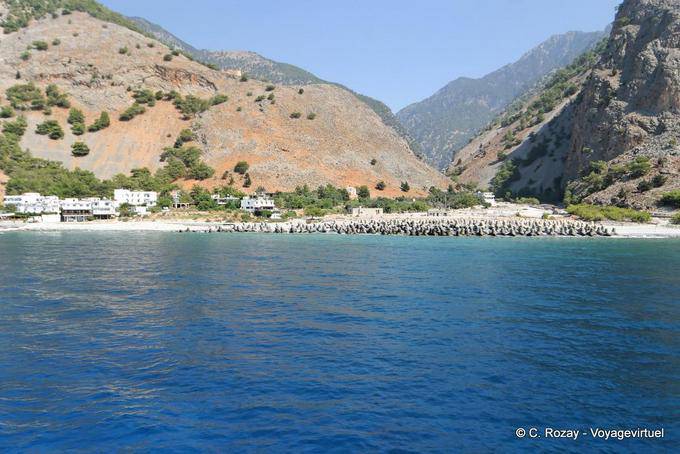 Agia-Roumeli plage en embouchure - Crète, Grèce