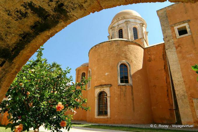 Agia Triada Akrotiri, arrière du sanctuaire principal du minster (ministre) - Crète, Grèce