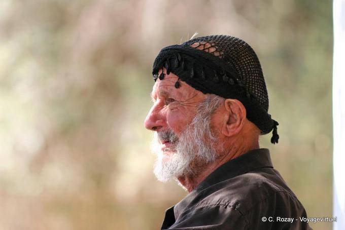 Anopolis, Homme au sariki - Crète, Grèce