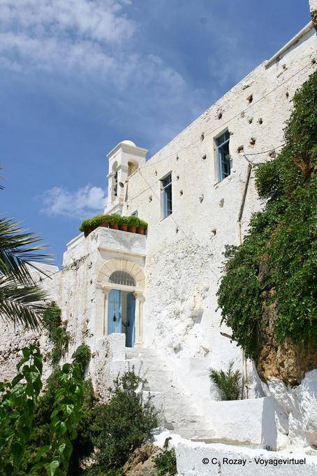 Les marches d'où provient le nom du monastère de Chryssoskalitissa (Inachorio) - Crète, Grèce