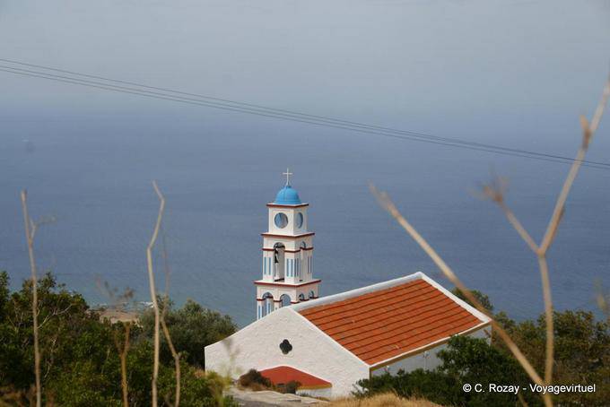 Clocher d'une église au-dessus de la mer, Falasarna - Crète, Grèce