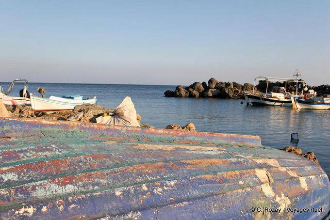 Couleurs de barque au port de Frangokastello - Crète, Grèce