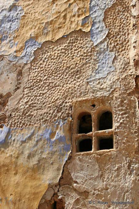 Mur lépreux avec bouche d'aération antique, Chania (La Canée, τα Χανιά) - Crète, Grèce