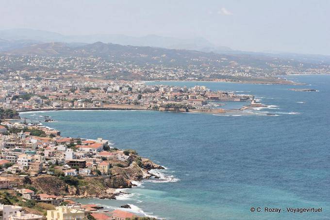 Panorama sur Chania depuis le site de la tombe de Eleftherios Venizelos - Crète, Grèce