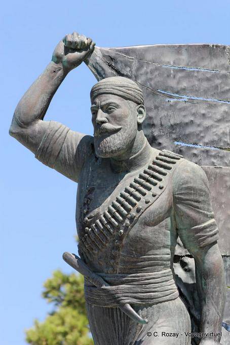 Gros plan sur la statue de Kayaledakis, Chania - Crète, Grèce