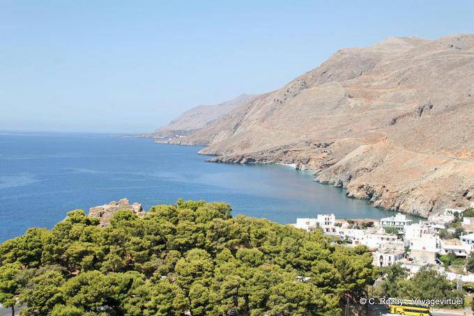 Vue sur la côte de Chora Sfakion depuis Vritomartis - Crète, Grèce