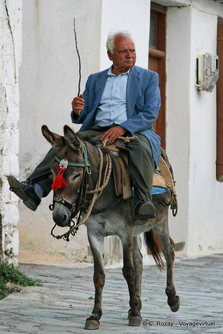 Habitant endimanché sur son âne, Lassithi - Crète, Grèce
