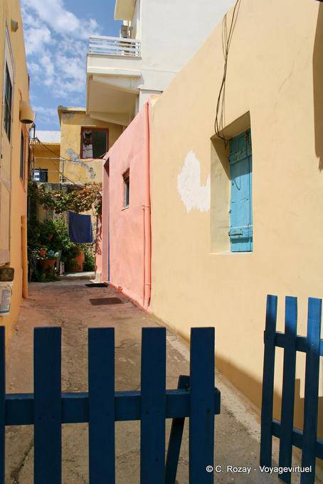 Arrière cour dans le village de Paleochora - Crète, Grèce