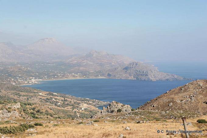 La baie de Plakias vue depuis les hauteurs vers Sellia - Crète, Grèce