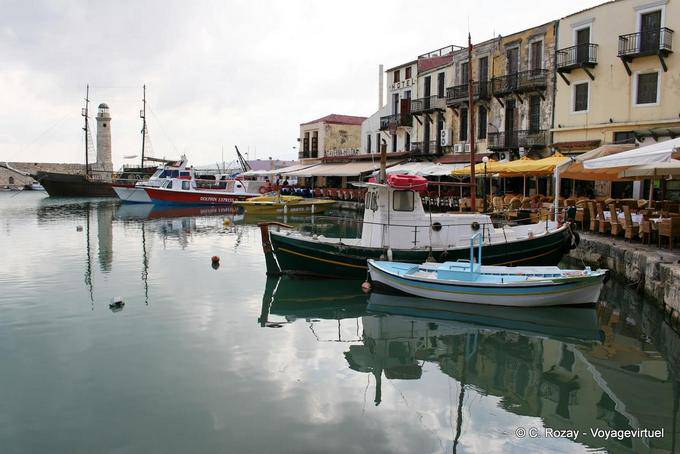Réthymnon, vue sur le port et le phare vénitien - Crète, Grèce