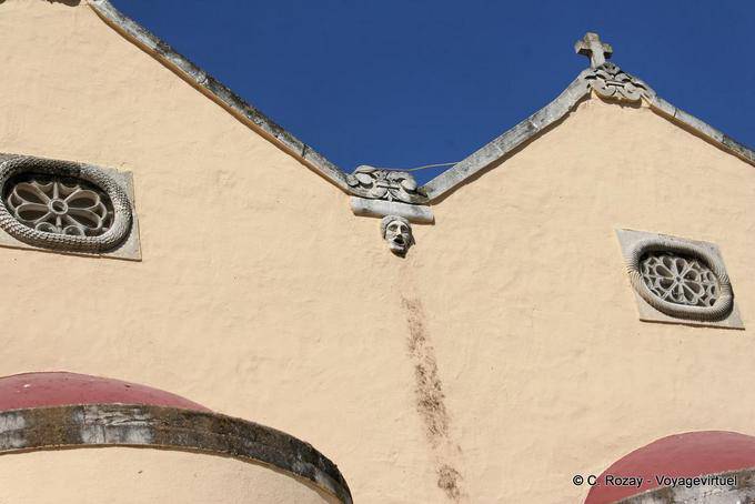 Figure sur l'église double de Vori (Bwpoi) - Crète, Grèce
