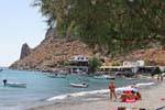 Lentas et la plage dans la baie de Loutra, Crète.