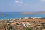 Spinalonga Plaka, panorama depuis Vrouchas sur la baie et l'île de Kalidonia, Crète.