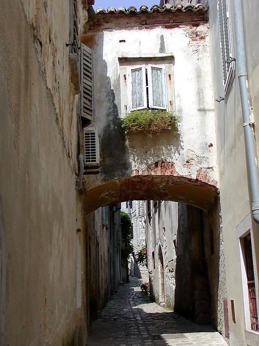 Ruelle du moyen-âge, Ile de Krk - Croatie
