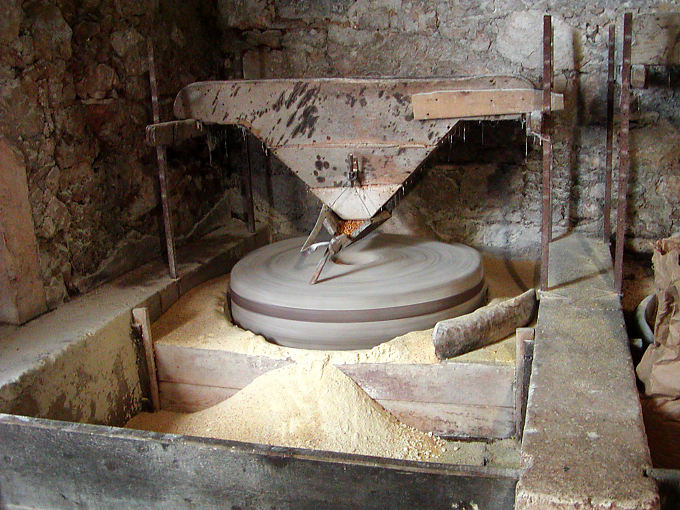 Ancienne meule à grain, vieux moulin, Krka museum - Croatie