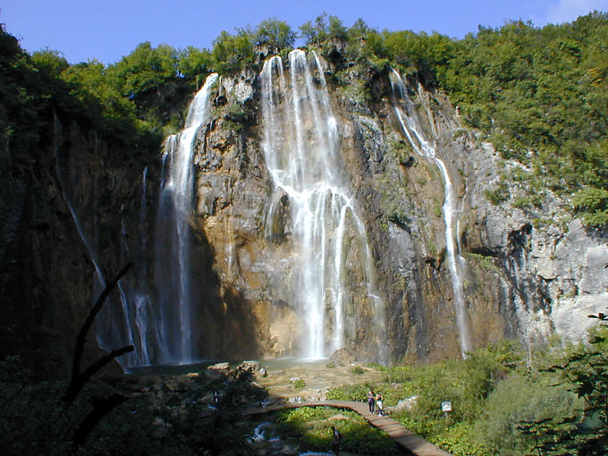 La grande cascade, hauteur 78 m, rivière Plitvica, Plitvice - Croatie