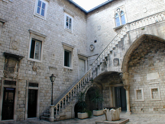 Derrière la porta civitatis, Trogir - Croatie