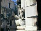 Sculptures à l'entrée de la cathédrale, architecture, Split, Croatie.