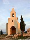 Chapelle au couchant, vers Tribunj, Croatie.