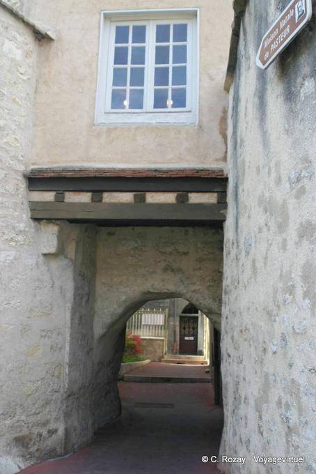 Traje menant à la maison natale de Pasteur, Dole - France