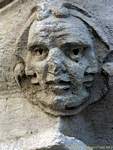 Tête sculptée sur la médiathèque, Dole, France.