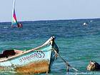 Barque et planche à voile, Bavaro, Rép. Dominicaine.