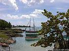 Petit port le long de la côte rocheuse, Bayahibe, Rép. Dominicaine.