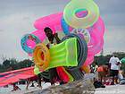 Marchand de plage multicolore, Boca Chica, Rép. Dominicaine.