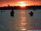 Bain du soir au coucher du soleil, Boca Chica, Rép. Dominicaine.