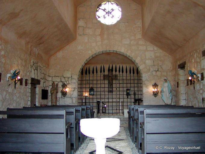 Intérieur de l'Eglise sicilienne Saint Stanislas, Altos de Chavón - Rép. Dominicaine