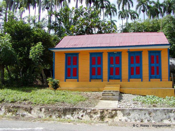 La case à cinq portes, couleurs originales - Rép. Dominicaine