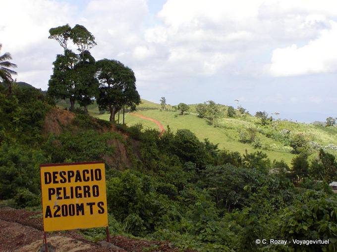 Despacio peligro dans la campagne, El Seibo - Rép. Dominicaine