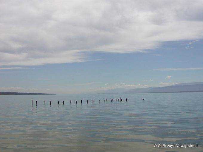 Panorama sur la plus grande réserve naturelle que représente le lac salé Enriquillo - Rép. Dominicaine