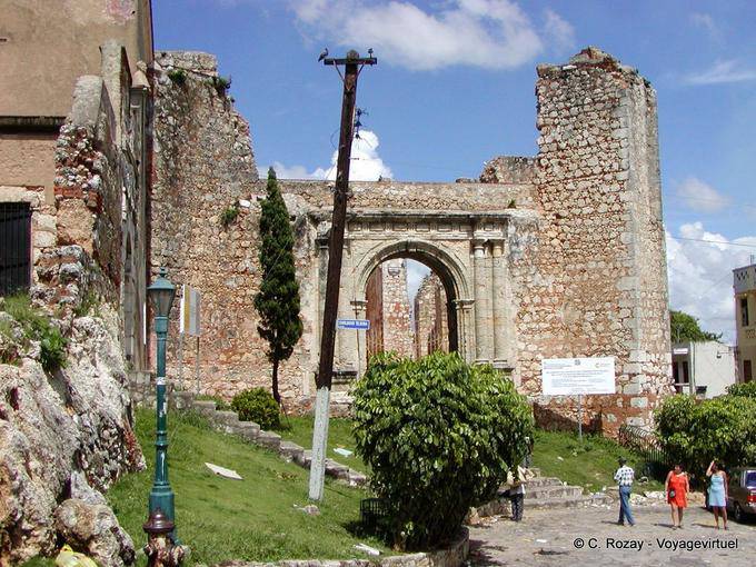 Puerta del Hospital Colonial, San Francisco Monastère, XVe, Santo Domingo - Rép. Dominicaine
