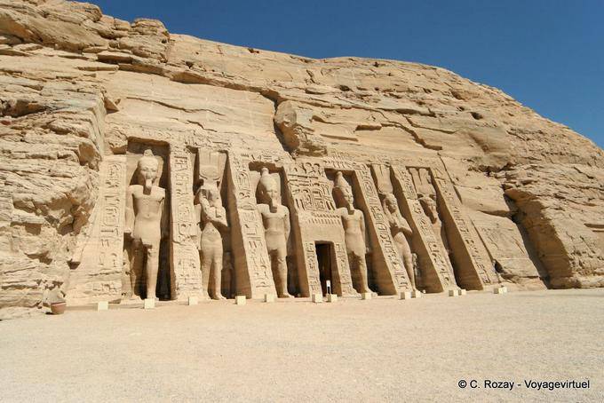 Façade du Petit Temple, Abou Simbel - Égypte