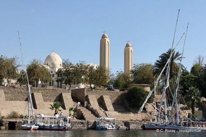 Cathédrale copte Saint Georges d'Assouan, au-dessus de la corniche - Égypte