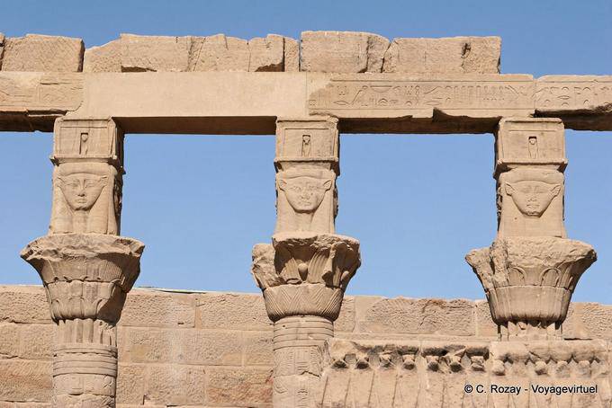 Le Kiosque du Vestibule de Nectanebo, Temple de Philae - Égypte