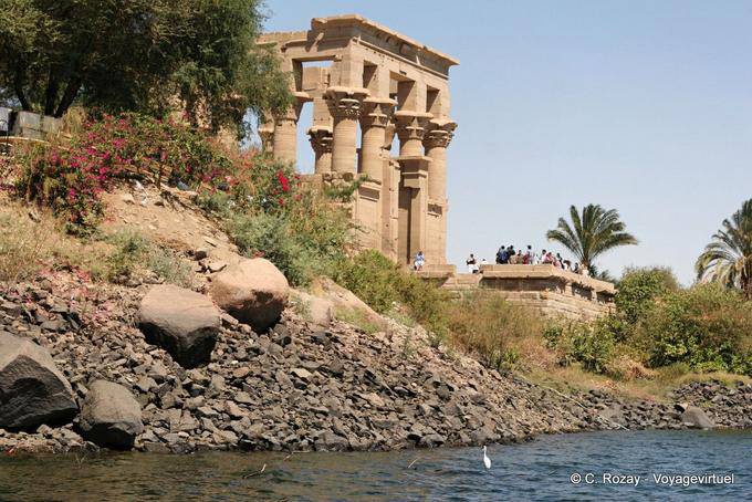 Philae, les rives du Nil et le kiosque de Trajan - Égypte