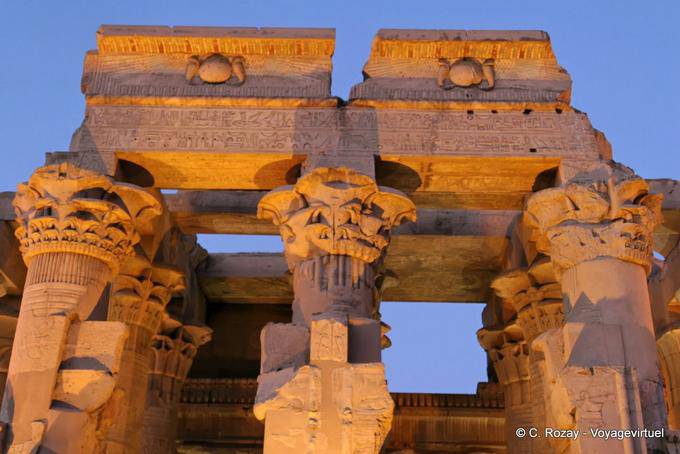 Salle hypostyle, vue extérieure, temple de Kôm Ombo - Égypte