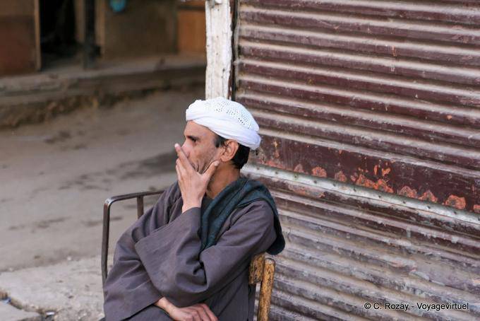 Visage caché, Louxor - Égypte