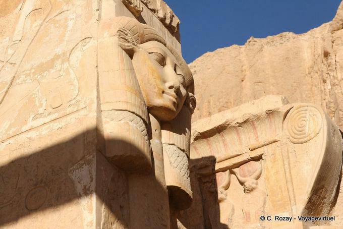 Hatchepsout, chapiteau orné d'un masque représentant Hathor - Égypte