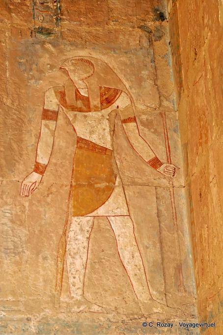 Peinture murale d'un Horus en couleur, temple d'Hatchepsout - Égypte