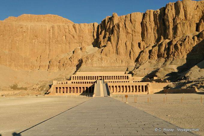 Maâtkarê Hatchepsout, le temple des Millions d'années à Deir el-Bahari - Égypte